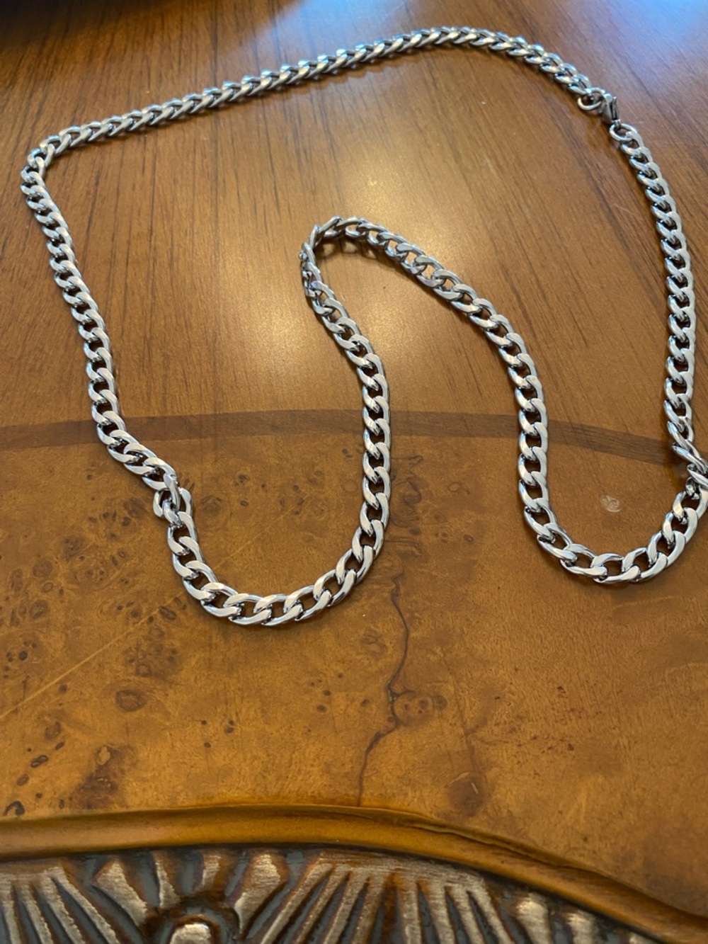 Women Silver Cubane Link Chain Necklace